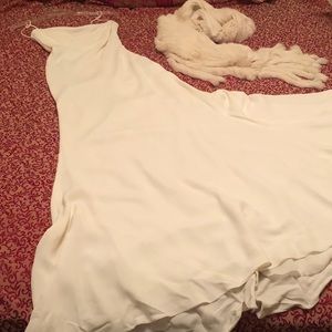 Vera Wang Vintage 2004 Wedding Gown & Faux Fur